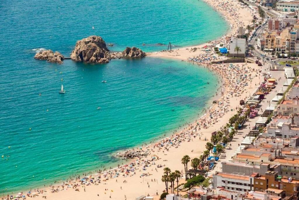 Apartamento Con Piscina En El Centro De Blanes Bagian luar foto